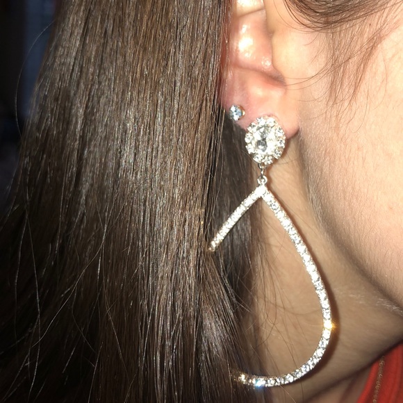 Elegant Crystal Dangling Earrings - Picture 2 of 2